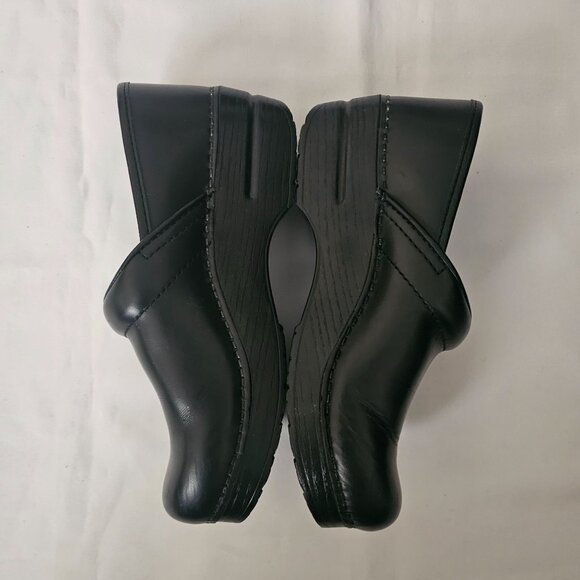 Dansko Women's Cabrio Black Professional Clog, Wide Size 38/ US (7.5-8) - Picture 11 of 16